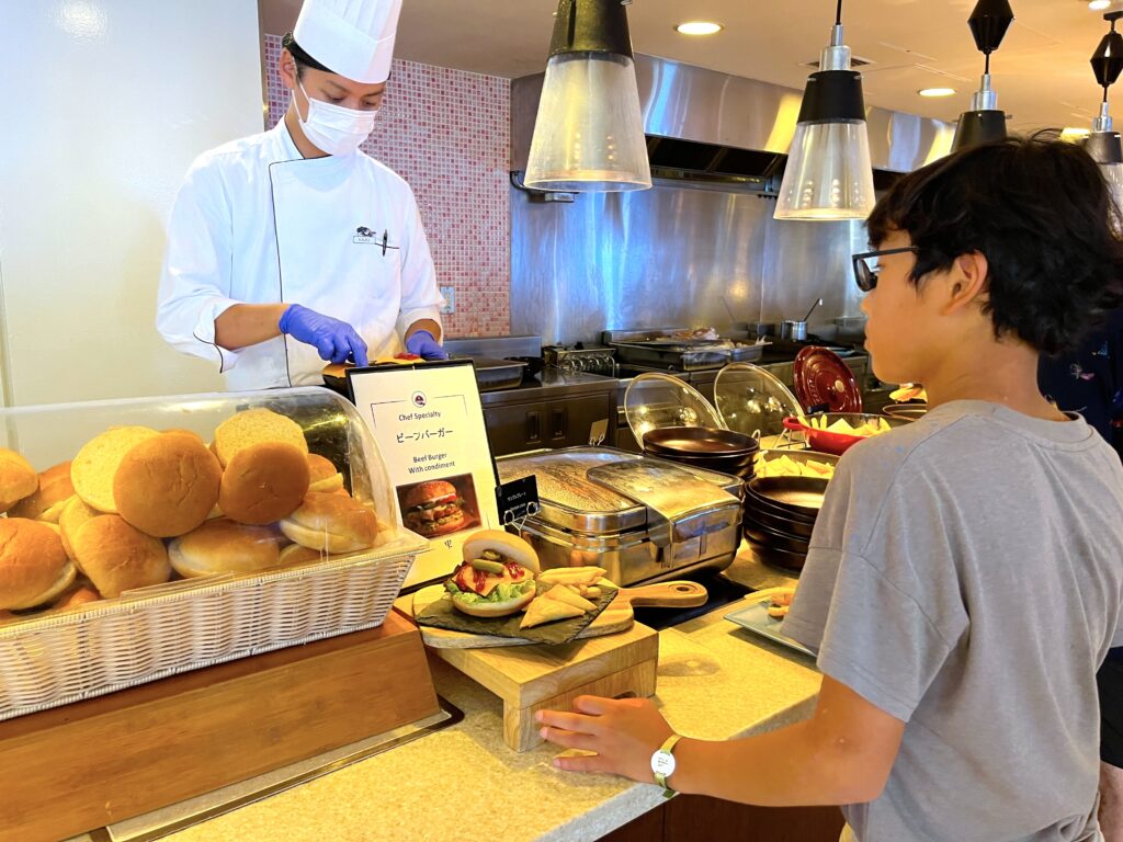 クラブメッド　クラブメッド石垣島カビラ　石垣島　川平湾　沖縄　レストラン　ランチ　ディナー　ビュッフェ　バイキング　キッズ　子ども　子供